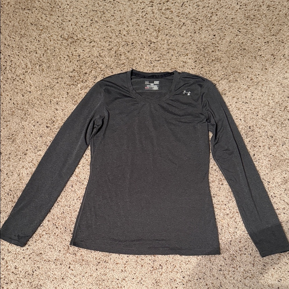 Women’s under armour heat gear shirt